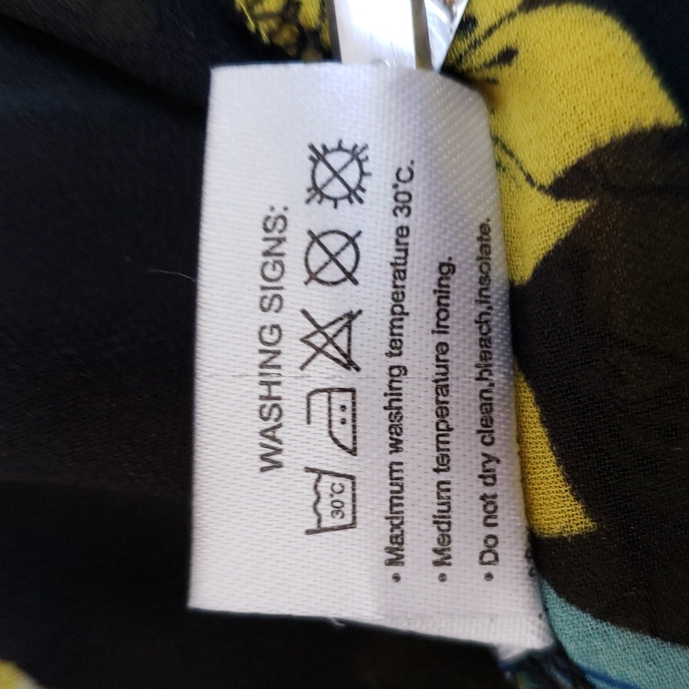 Urban Coco long sleeve sheer black Yello floral button blouse; Size small - Picture 16 of 16